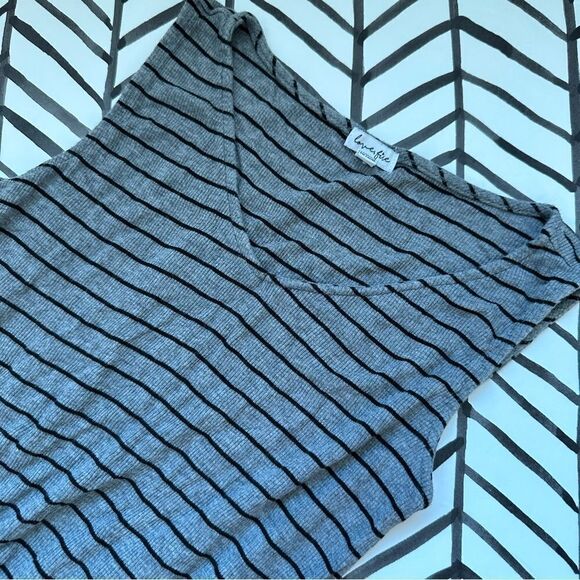 Love, Fire Size XS Sleeveless Gray and Black Striped Simple Mini Dress - Picture 1 of 4